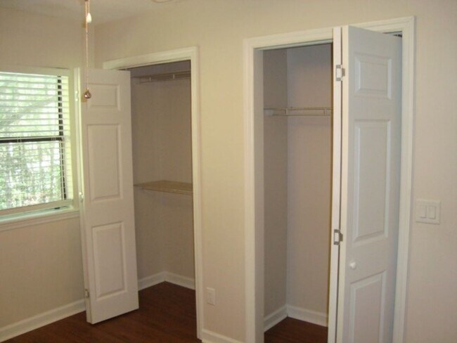 Building Photo - Kurt Circle 1351/1353**Raymer