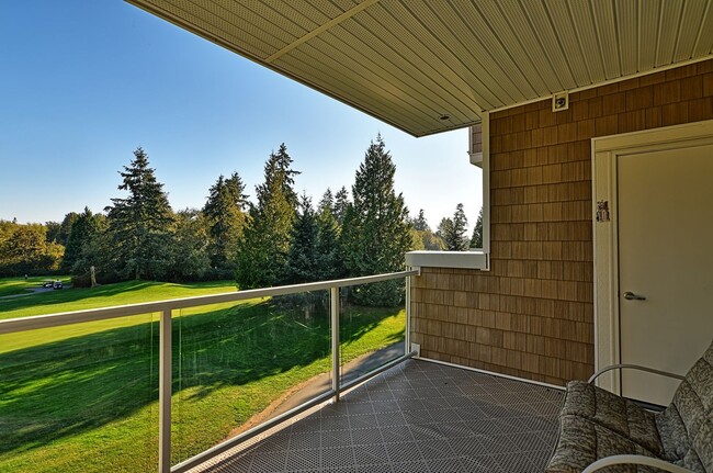 Building Photo - Mukilteo Golf Course View Condo – Modern C...
