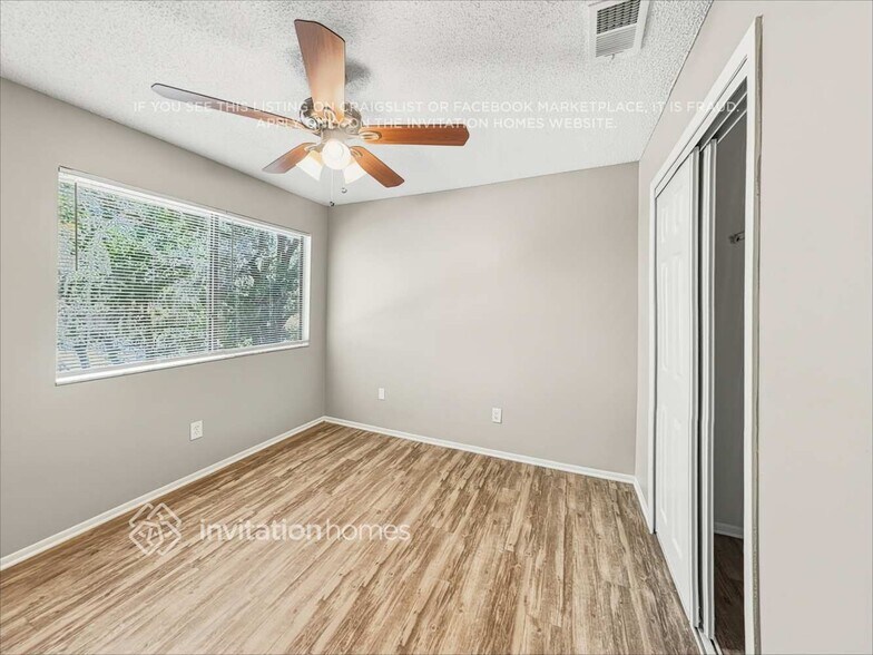 Building Photo - 951 Waverly Dr