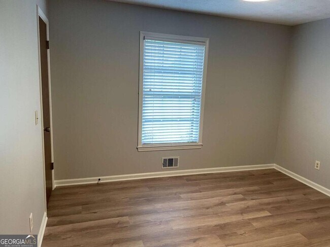 Building Photo - 119 Sawnee Dr