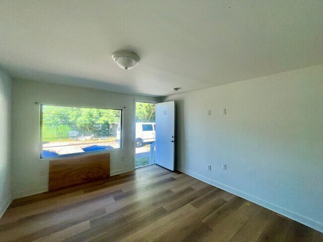Building Photo - Affordable Studio Near Downtown Myrtle Beach – Some Utilities Included! – $1,100/Month