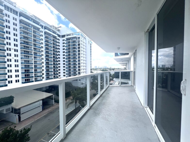 Building Photo - 2401 Collins Ave