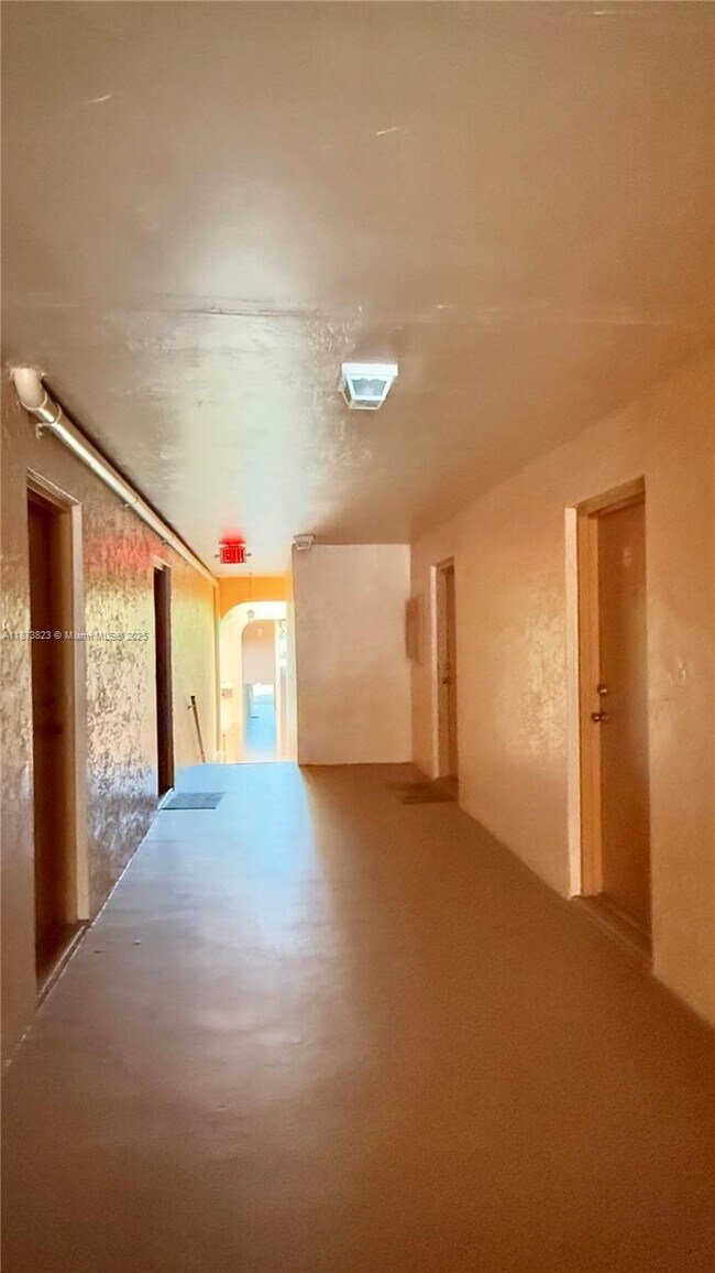 Building Photo - 7121 Miami Lakes Dr