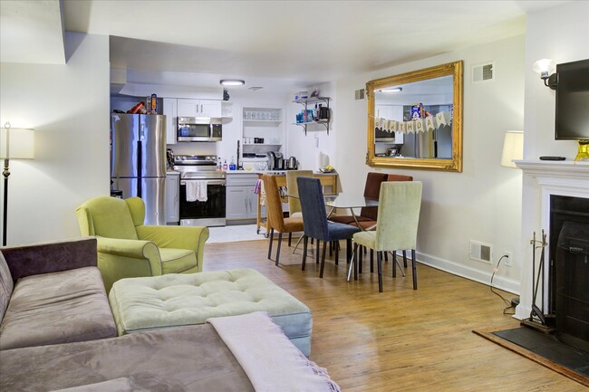 Primary Photo - Charming 2 Bedroom 2 Bath Apartment in Was...