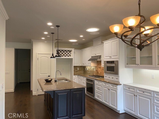 Building Photo - 29 Galan St