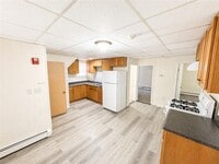 Building Photo - 263 Elm St