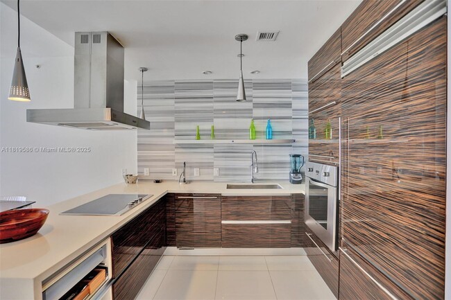 Building Photo - 1100 Biscayne Blvd