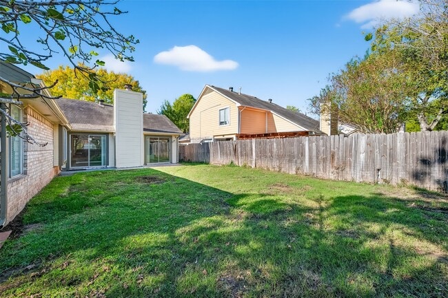 Building Photo - 11415 Chariot Dr