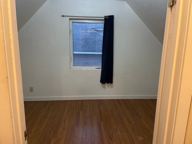 Building Photo - 616 S Washington St