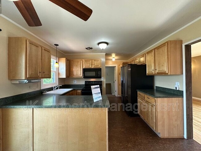 Building Photo - 710 48th St S