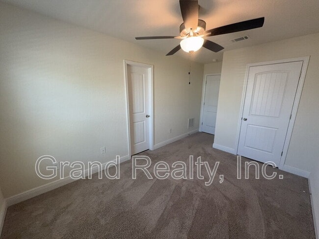 Building Photo - 4397 Village Oak Ln