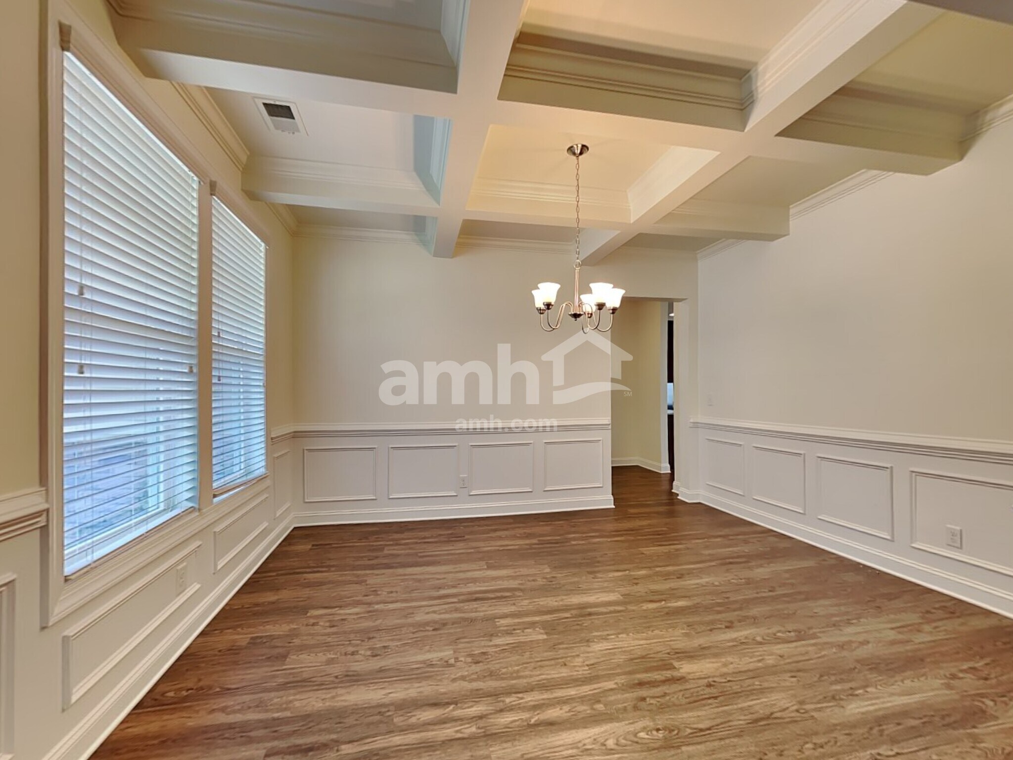 Building Photo - 100 Doral Blue Dr