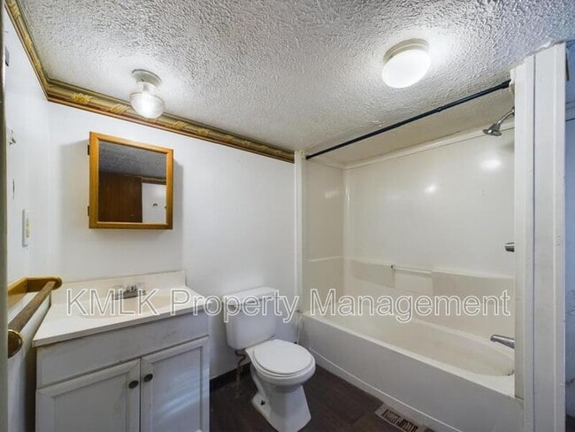 Building Photo - 1128 Cordova Ave