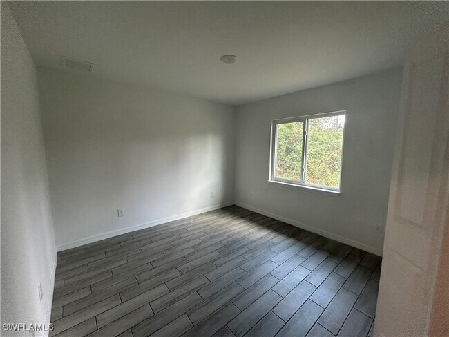 Building Photo - 4738-4740 13th St SW