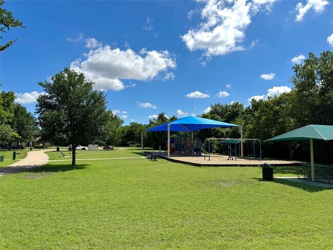 Building Photo - 1104 Vanderbilt Cir