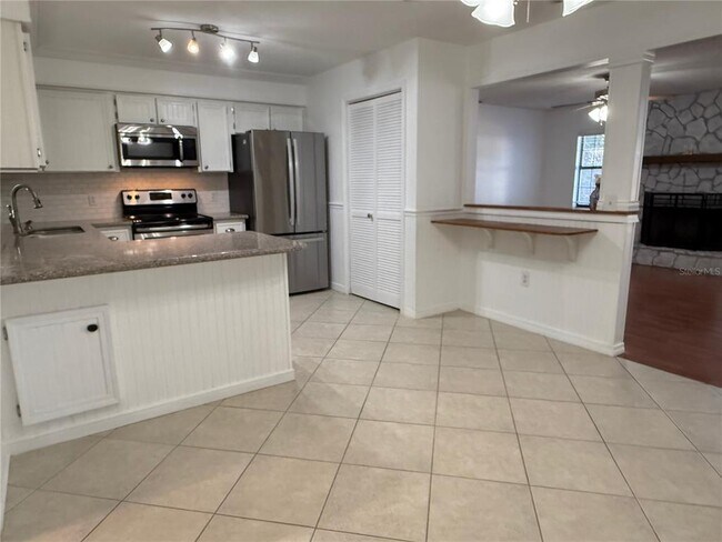 Building Photo - 6441 NW 65th Ave