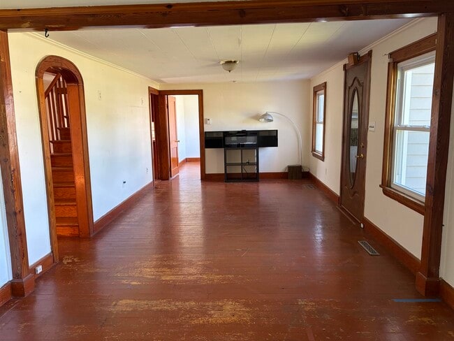 Building Photo - 1420 Woodbury Ave
