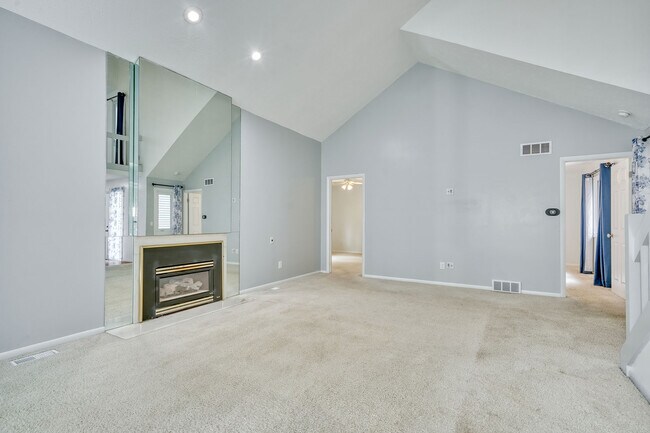 Building Photo - 6 Greenwood Park