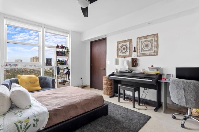 Building Photo - 18911 Collins Ave