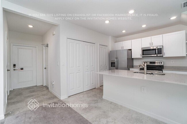 Building Photo - 7169 Greenwood Park Cir