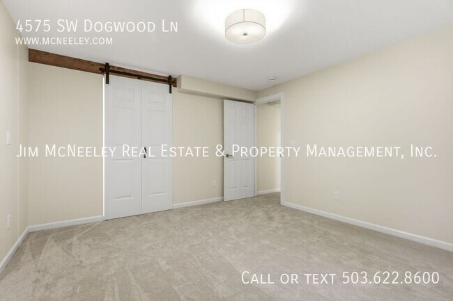 Building Photo - 4575 SW Dogwood Ln