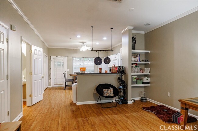 Building Photo - 205 Woodstone Dr
