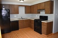 Building Photo - 1390 Lincoln Dr