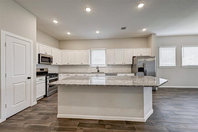Building Photo - 25403 Kidwiler Dr