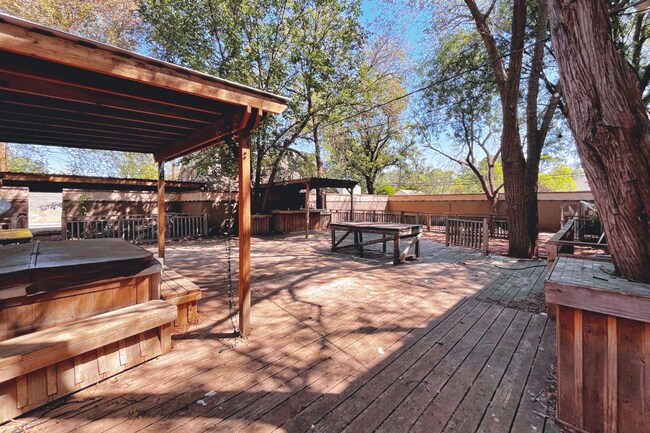 Building Photo - 3002 21st St