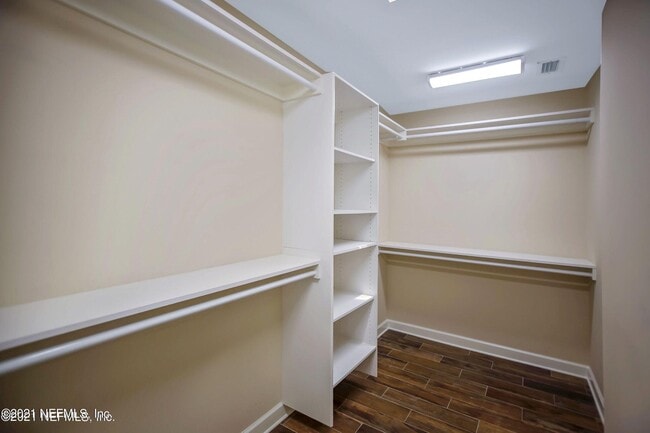 Building Photo - 4401 Cypress Creek Dr