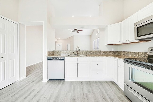 Building Photo - 5148 Coddington St