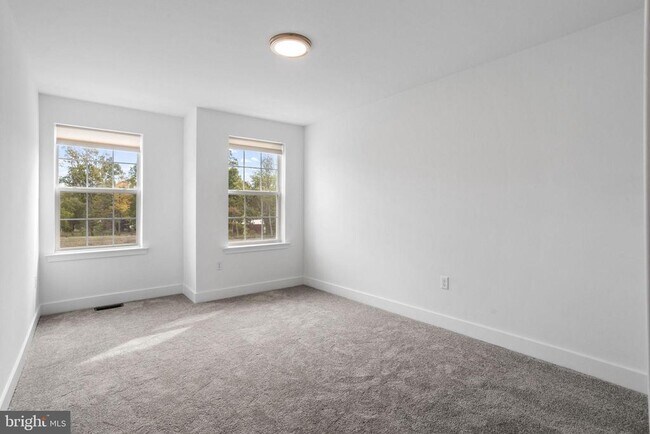 Building Photo - 136 ADA Hightower Ave