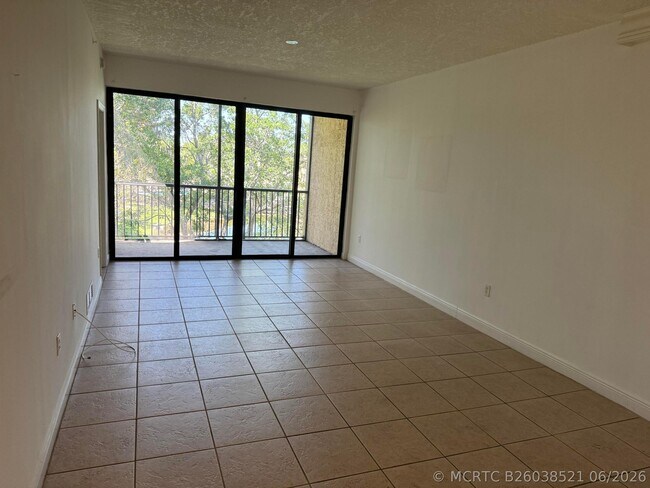 Building Photo - 6729 Coral Lake Dr