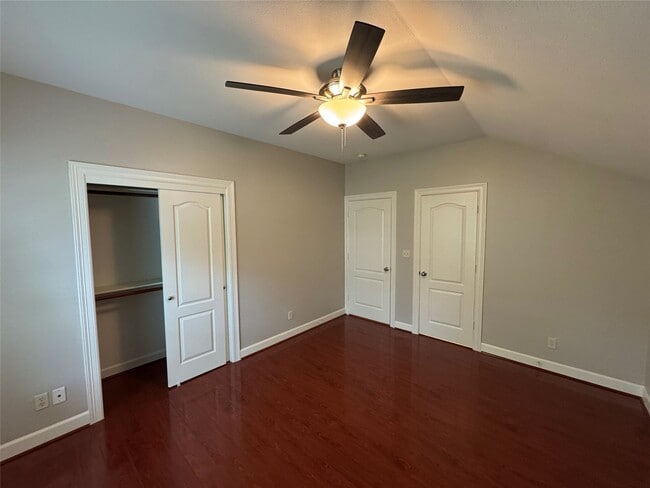 Building Photo - 107 Island Blvd