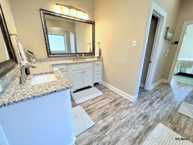 Building Photo - Exquisite Home in Rosedale Place of North ...