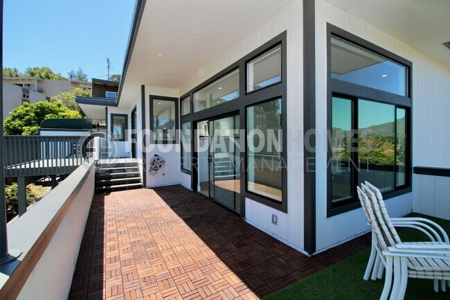 Building Photo - Remodeled Luxury Mill Valley Retreat - FOU...