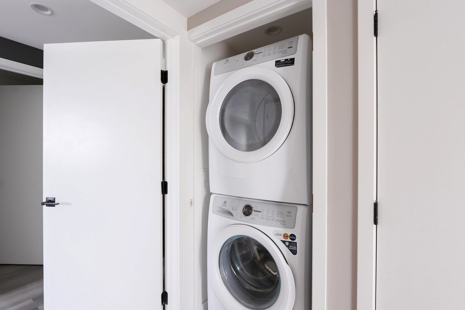 Building Photo - 11155 Huston St