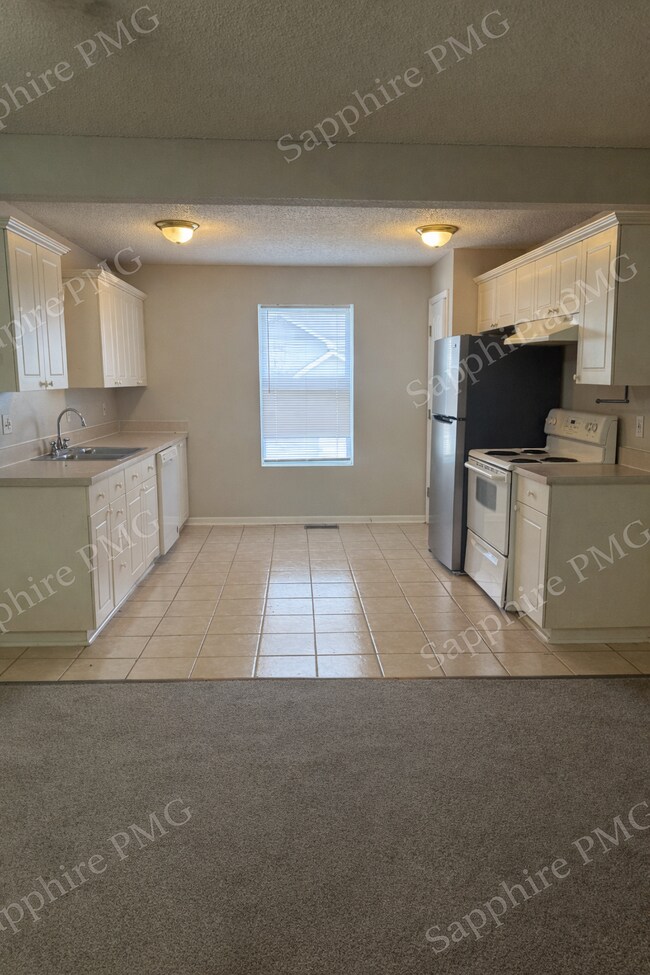 Building Photo - 5644 N Anita Ave