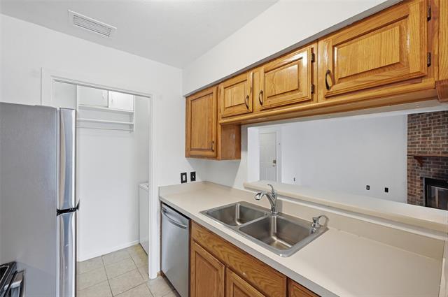 Building Photo - 1104 Riverchase Ln