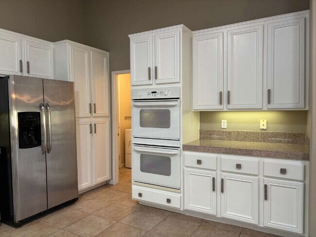 Building Photo - 45218 Coeur Dalene Dr