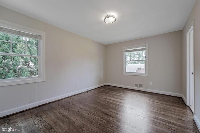 Building Photo - 6109 Clearwood Rd
