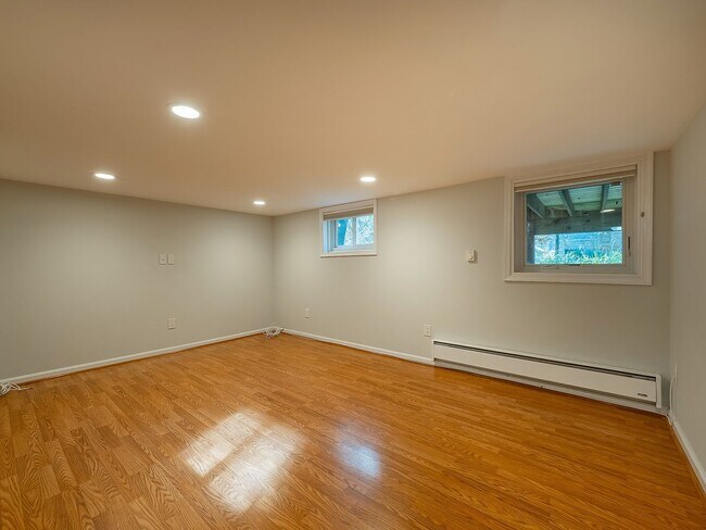 Building Photo - Charming, Renovated Bungalow in NW DC Tenley Area