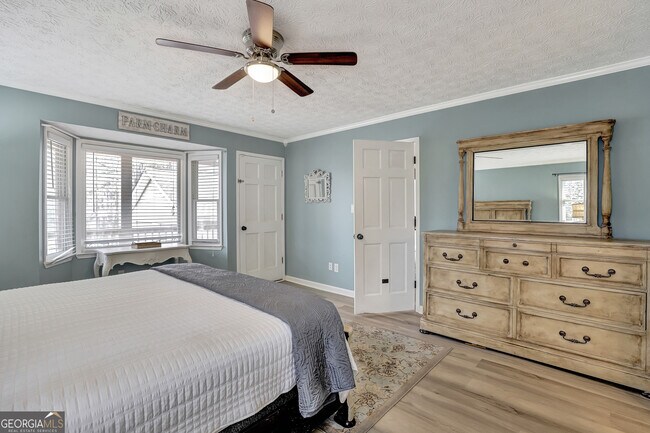 Building Photo - 300 Briarwood Rd