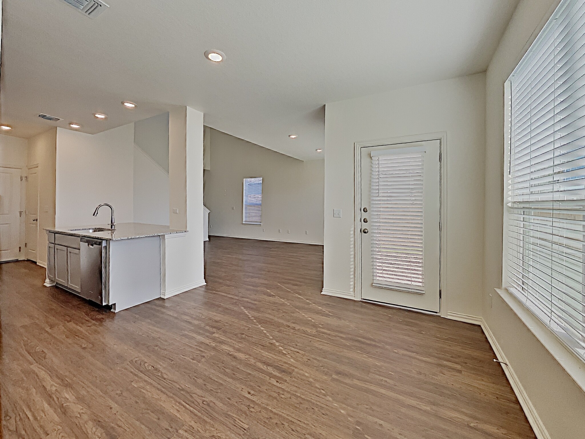 Building Photo - 2734 Lillybrook Ln
