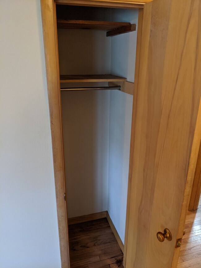 Building Photo - 1807 Lynwood Dr