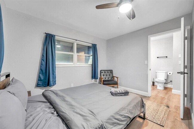 Building Photo - 3720 3rd Ave N