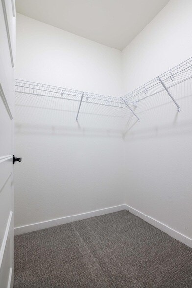 Building Photo - 28 7th St NE