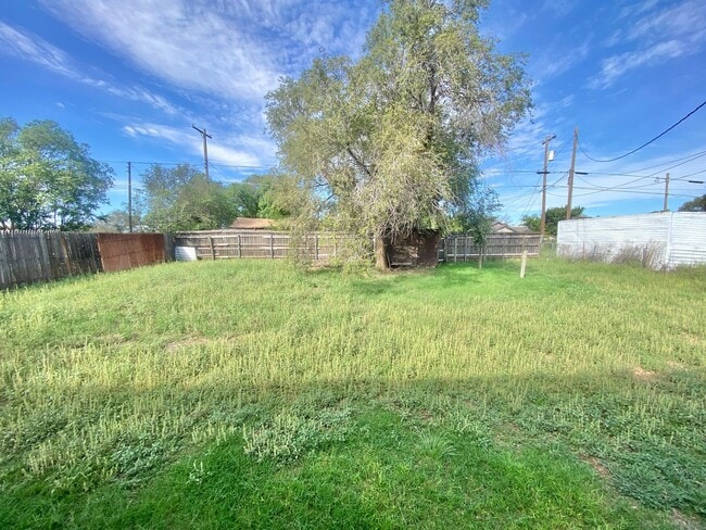 Building Photo - Available now 3 bed 1.5 bath in Slaton