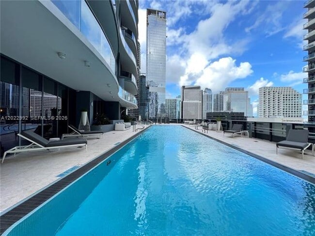 Building Photo - 1000 Brickell Plaza