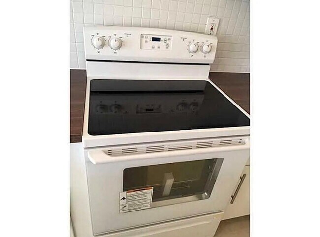 Building Photo - 1290 NE 119th St